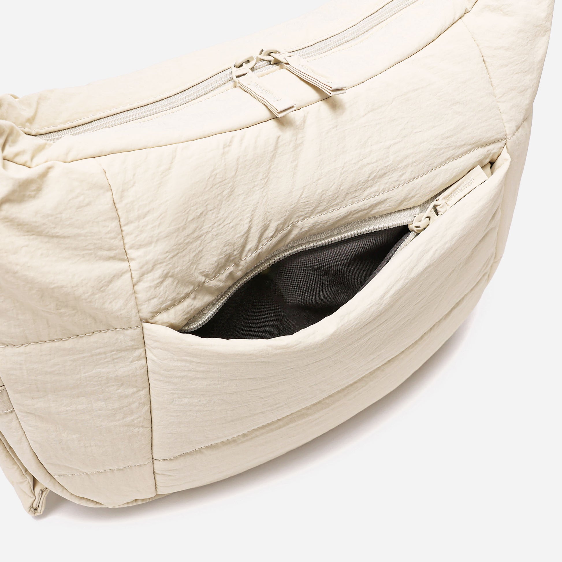 Hobo Puff Crossbody Bag (Milk)