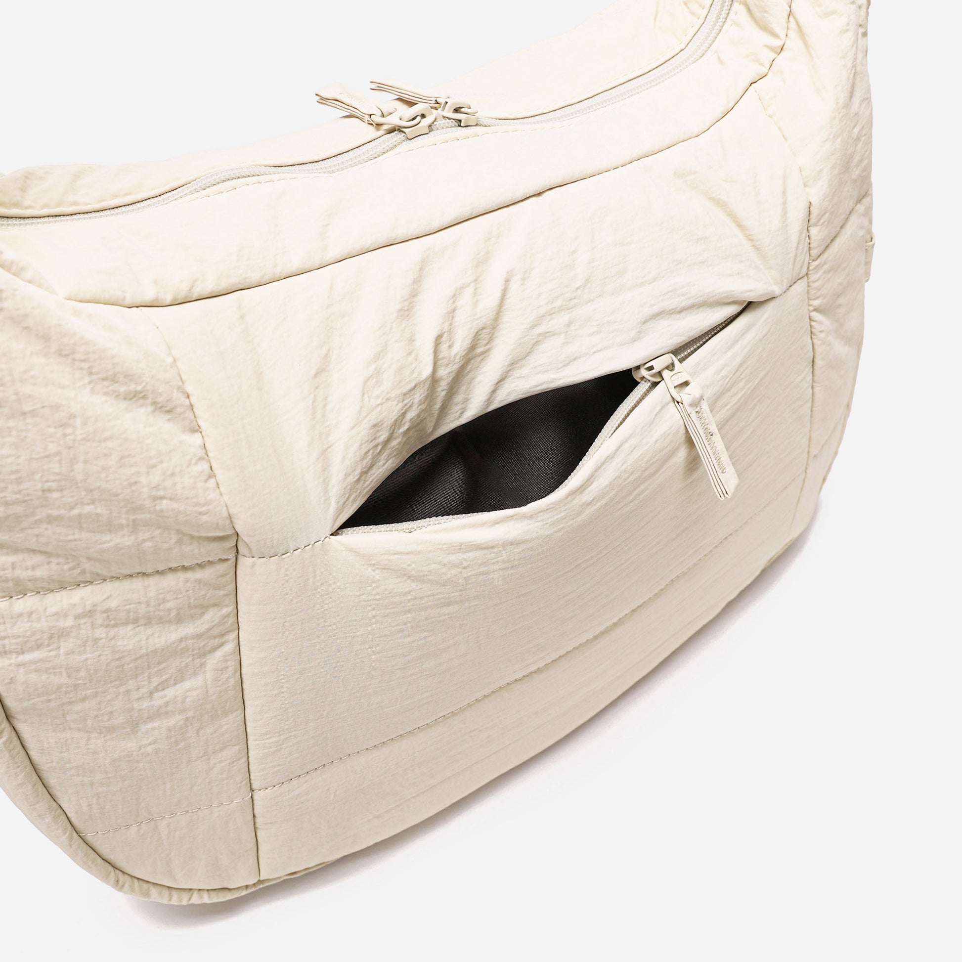 Hobo Puff Crossbody Bag (Milk)