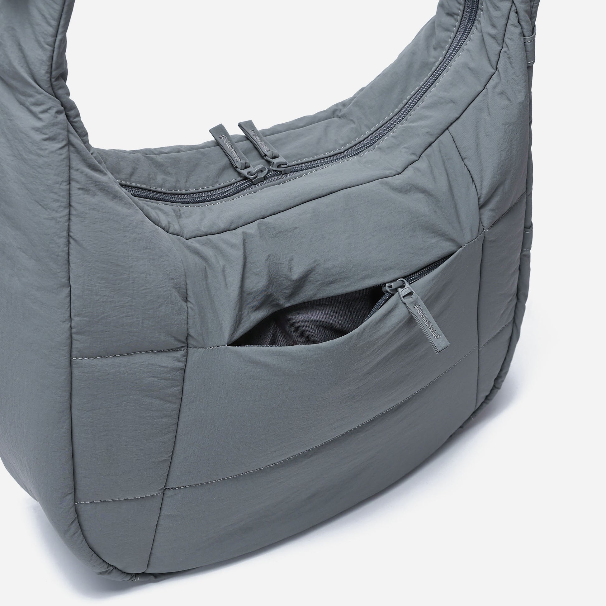 Hobo Puff Crossbody Bag (Cold Gray)
