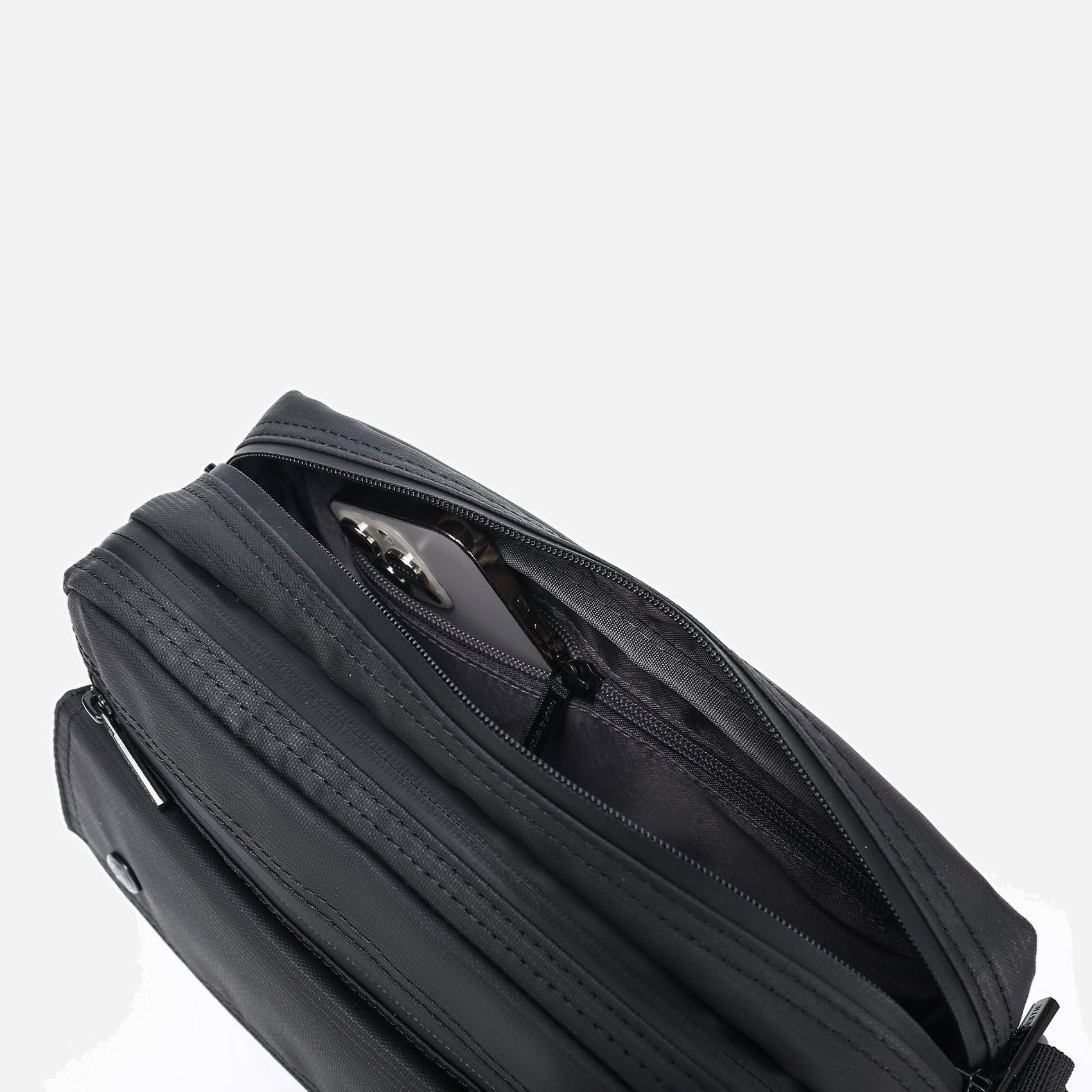 Skyline Crossbody Bag (Matt Black)