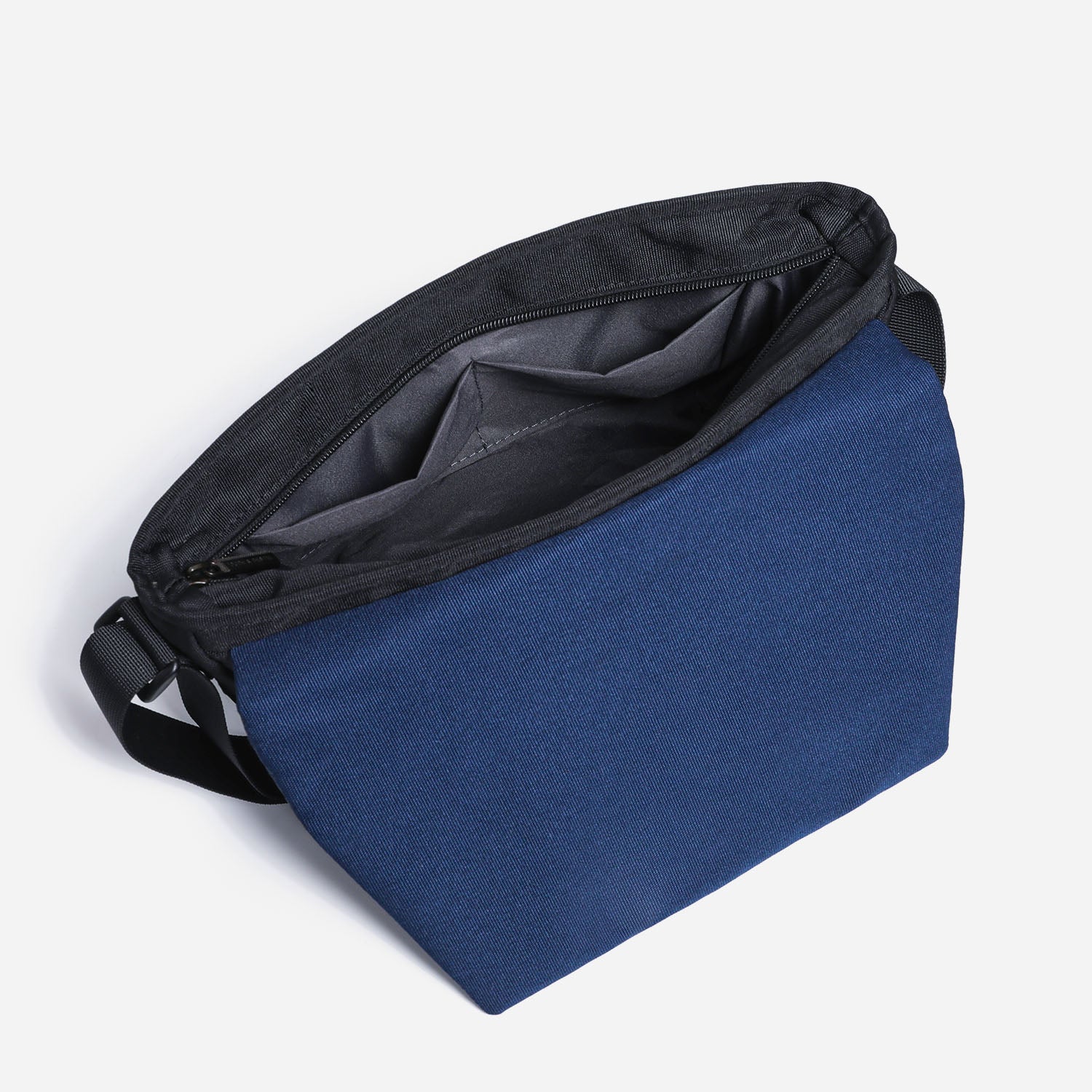 Hitch Crossbody (Ocean)