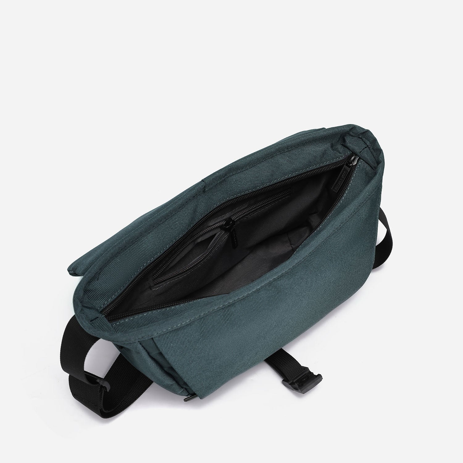 Hitch Crossbody Bag (Gray)