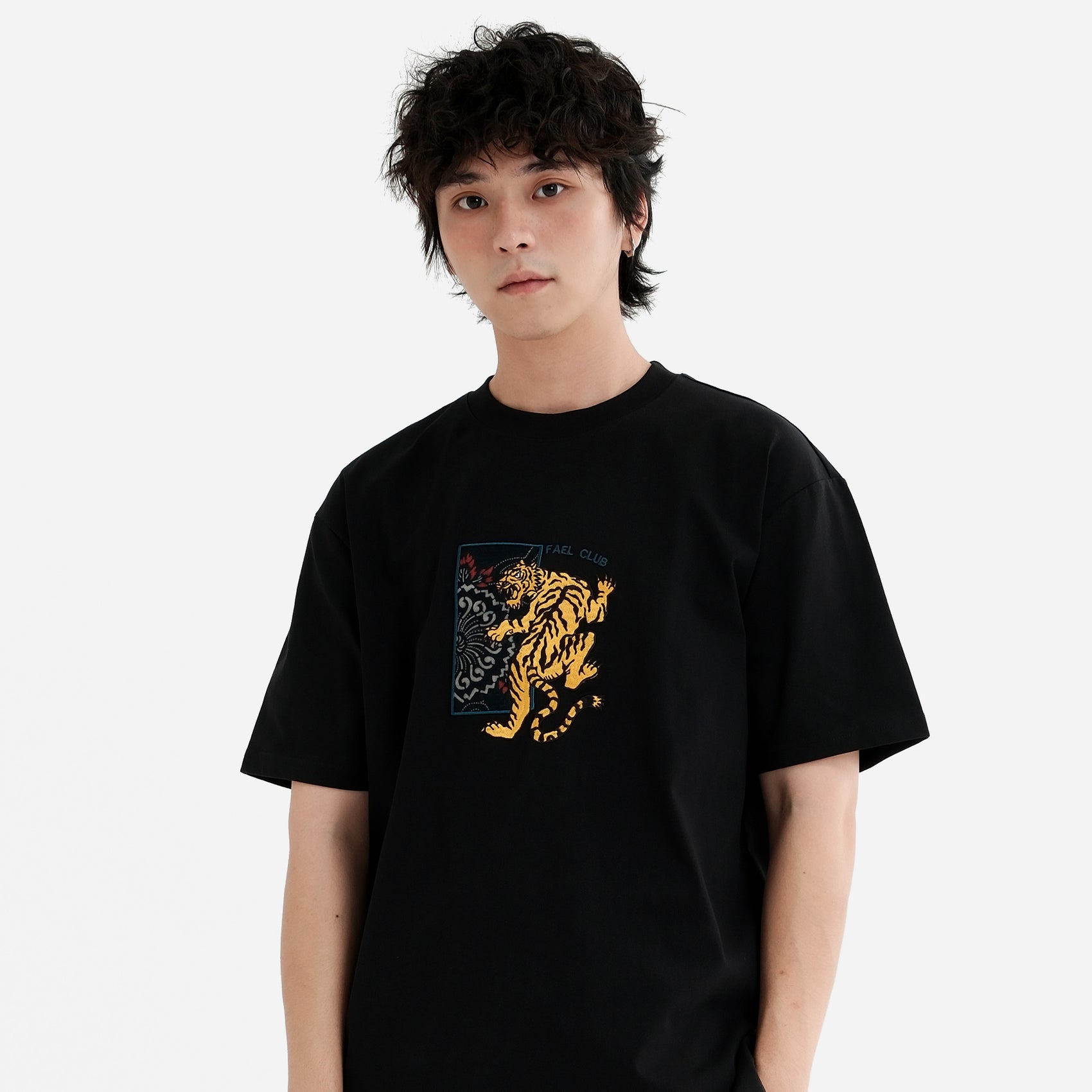 The Indigo Tiger Gate T-Shirt T-Shirt Dude & Bestie (Black)