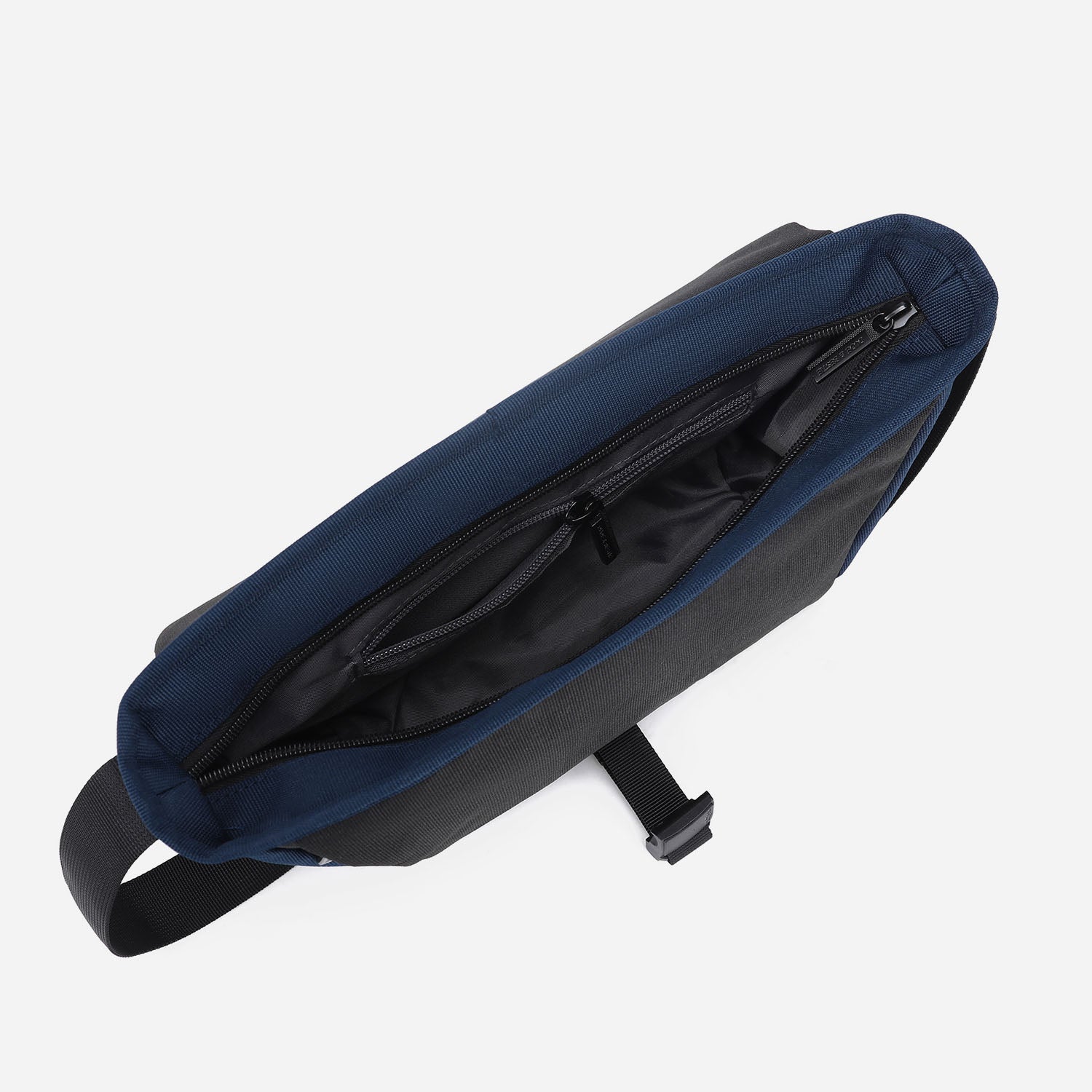 Hitch Crossbody (Midnight)