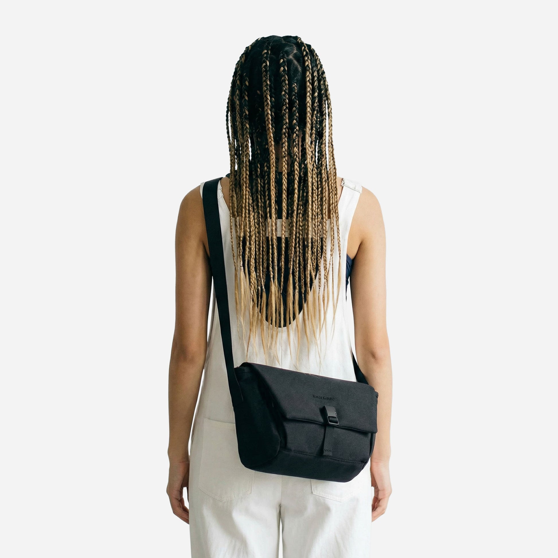 Hitch Crossbody Bag (Black)