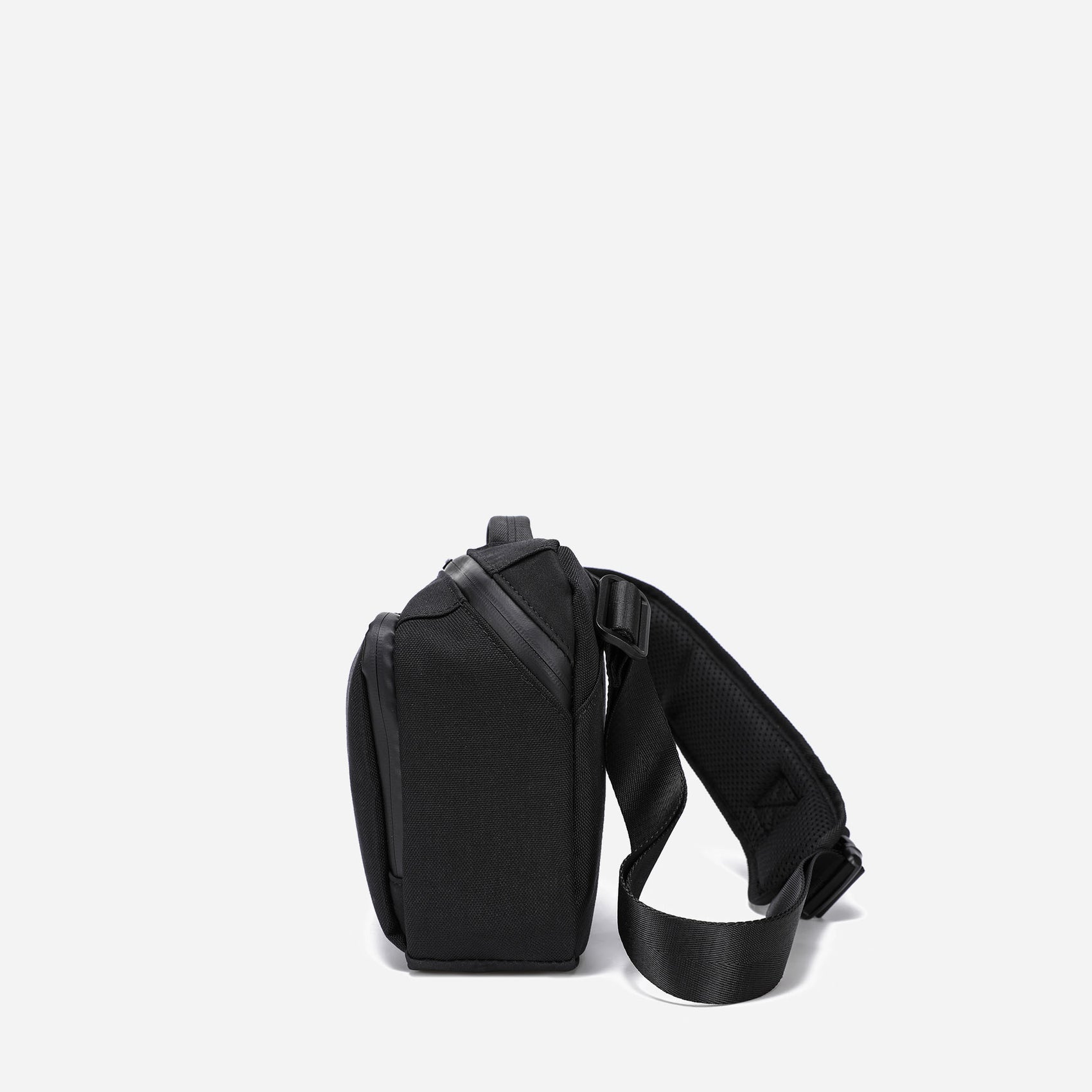 Mount Crossbody Bag (Black)