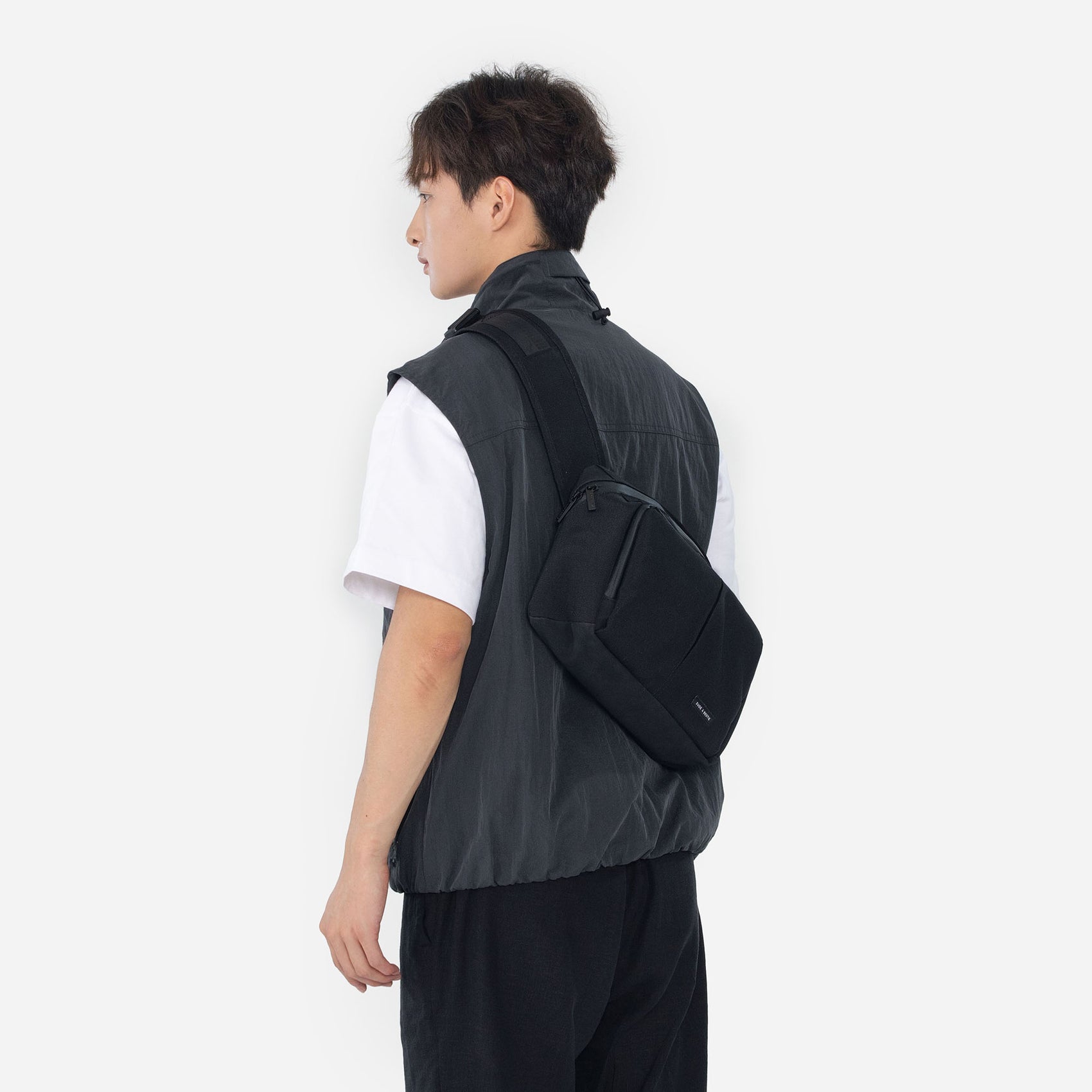 Mount Crossbody Bag (Black)